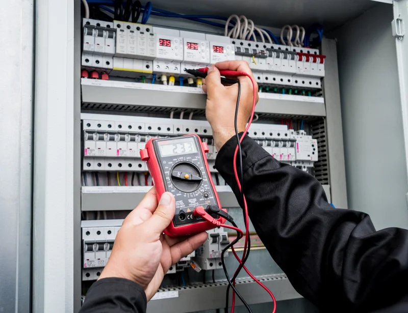 Elektrikçi Zeki Usta